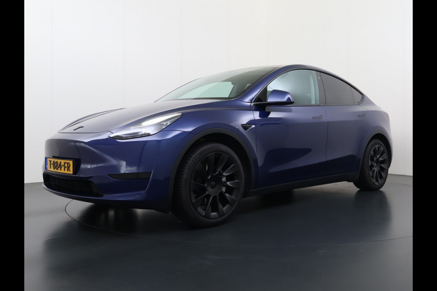 Tesla Model Y RWD 300PK LFP Accu Trekhaak Spoiler 20"lm Warmtepomp Leer PanoDak Navi Premium-Audio Ecc Adap.Cruise Camera's Traffic-Aware-Cruise+Sturen  AI FSD-3 Computer SOH 92% Stuur+Stoelverwarming Led Traffic-Aware Cruise Control Toybox Elek.Achterklep 1.600KG Trekgewicht 1e Eigenaar Origineel Nederlandse Auto