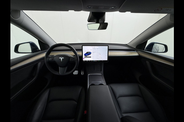 Tesla Model Y RWD 300PK LFP Accu Trekhaak Spoiler 20"lm Warmtepomp Leer PanoDak Navi Premium-Audio Ecc Adap.Cruise Camera's Traffic-Aware-Cruise+Sturen  AI FSD-3 Computer SOH 92% Stuur+Stoelverwarming Led Traffic-Aware Cruise Control Toybox Elek.Achterklep 1.600KG Trekgewicht 1e Eigenaar Origineel Nederlandse Auto