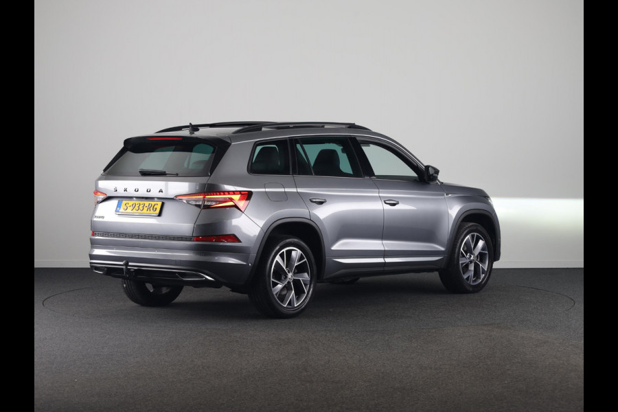 Škoda Kodiaq 1.5 TSI Business Edition Plus 7 persoons 150pk | Panoramadak | Trekhaak | Verwarmbare voorstoelen | Parkeercamera