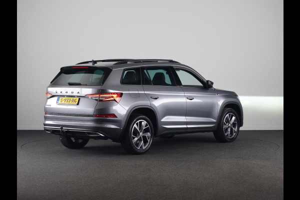 Škoda Kodiaq 1.5 TSI Business Edition Plus 7 persoons 150pk | Panoramadak | Trekhaak | Verwarmbare voorstoelen | Parkeercamera