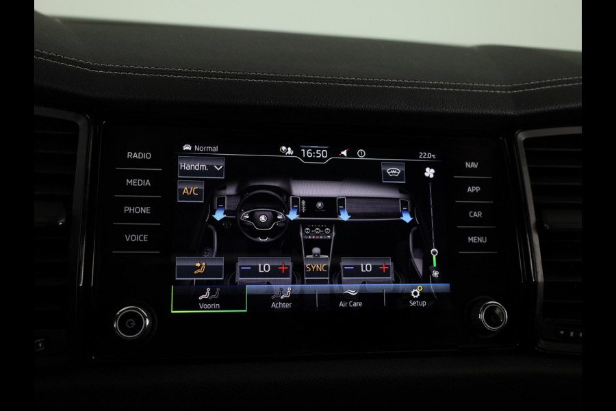 Škoda Kodiaq 1.5 TSI Business Edition Plus 7 persoons 150pk | Panoramadak | Trekhaak | Verwarmbare voorstoelen | Parkeercamera