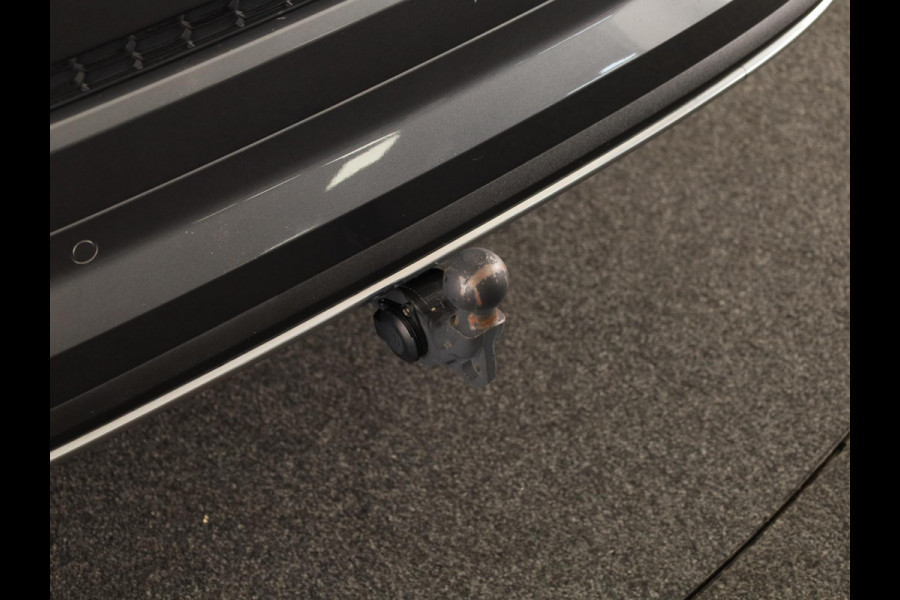Škoda Kodiaq 1.5 TSI Business Edition Plus 7 persoons 150pk | Panoramadak | Trekhaak | Verwarmbare voorstoelen | Parkeercamera