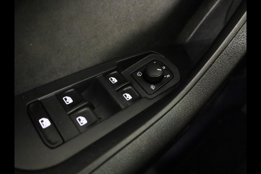 Škoda Kodiaq 1.5 TSI Business Edition Plus 7 persoons 150pk | Panoramadak | Trekhaak | Verwarmbare voorstoelen | Parkeercamera