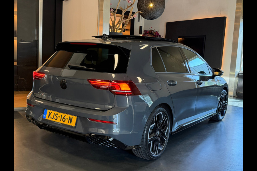 Volkswagen Golf 8.5 1.5 eTSI R-Line Facelift Panorama Achteruitrijcamera