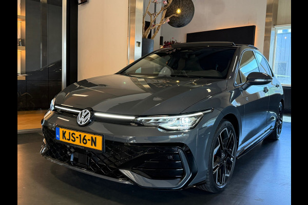 Volkswagen Golf 8.5 1.5 eTSI R-Line Facelift Panorama Achteruitrijcamera