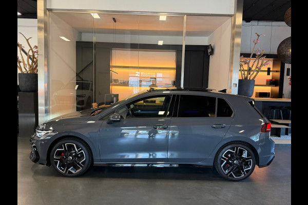 Volkswagen Golf 8.5 1.5 eTSI R-Line Facelift Panorama Achteruitrijcamera