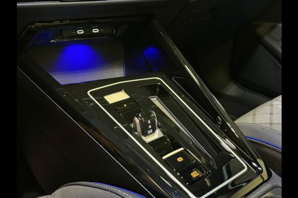 Volkswagen Golf 8.5 1.5 eTSI R-Line Facelift Panorama Achteruitrijcamera