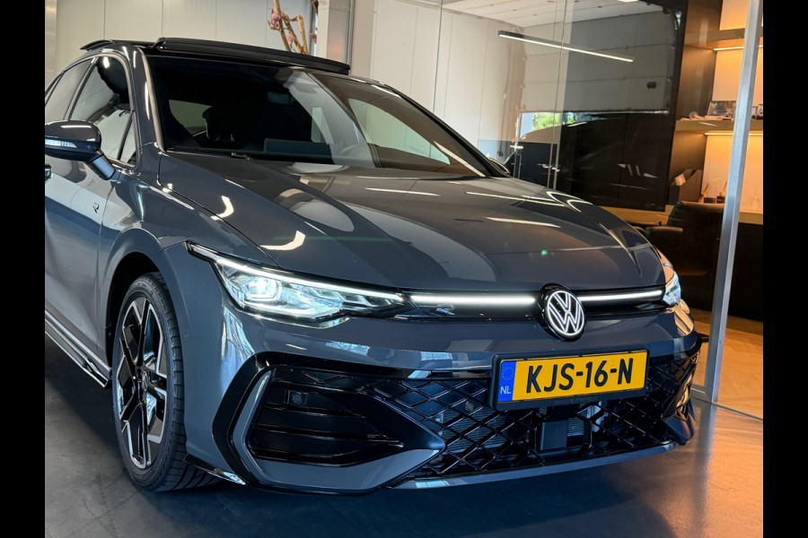 Volkswagen Golf 8.5 1.5 eTSI R-Line Facelift Panorama Achteruitrijcamera