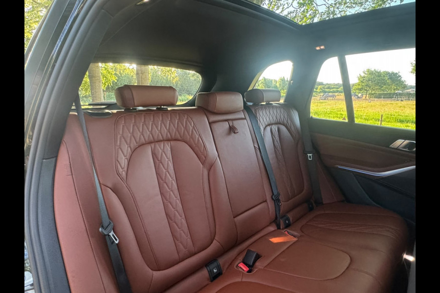 BMW X5 xDrive45e |High Ex|MSport|Pano|Laser|Merino|Dealer|4Wielsturing|DrivAss|