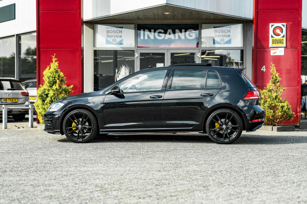 Volkswagen Golf 1.4 TSI Highline Business R | Pano | ACC