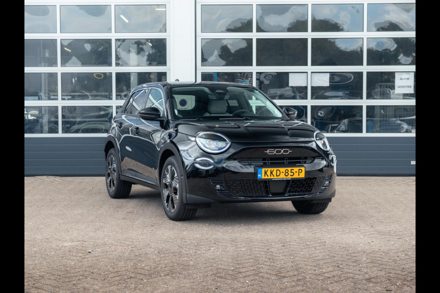 Fiat 600E La Prima 54 kWh | Pack Winter