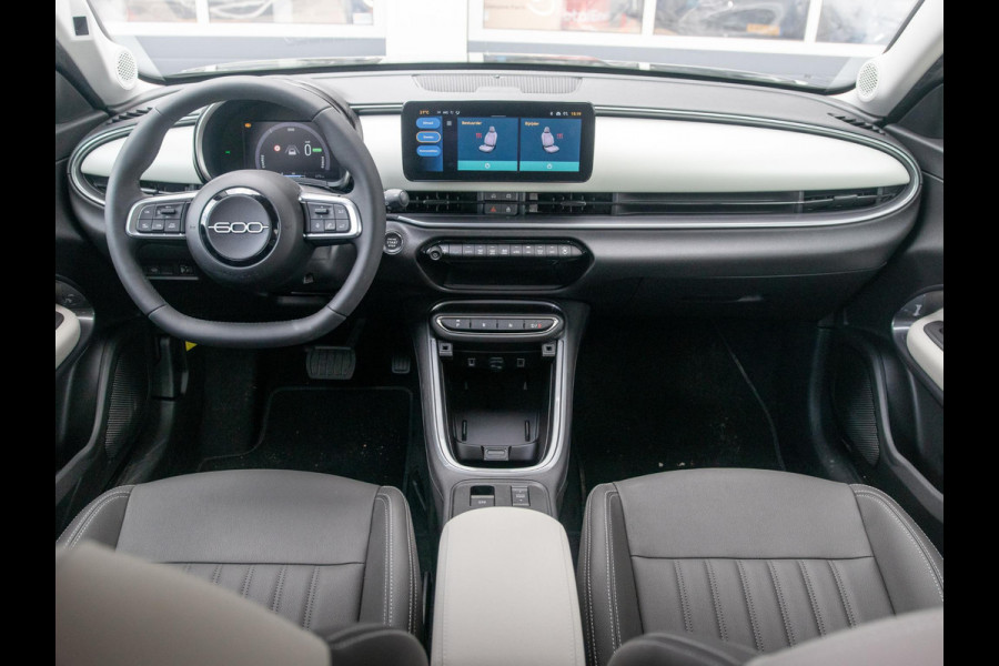 Fiat 600E La Prima 54 kWh | Pack Winter