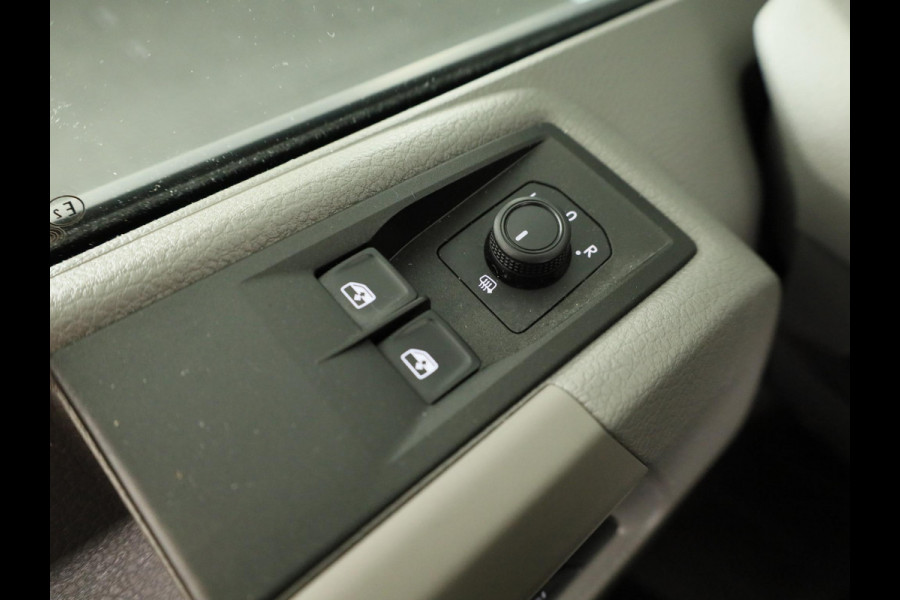 Volkswagen Crafter 35 2.0 TDI L3H3 Highline EURO VI 140 pk Automaat | Verlengde garantie | Navigatie | Parkeersensoren | Achteruitrijcamera | Cruise control |