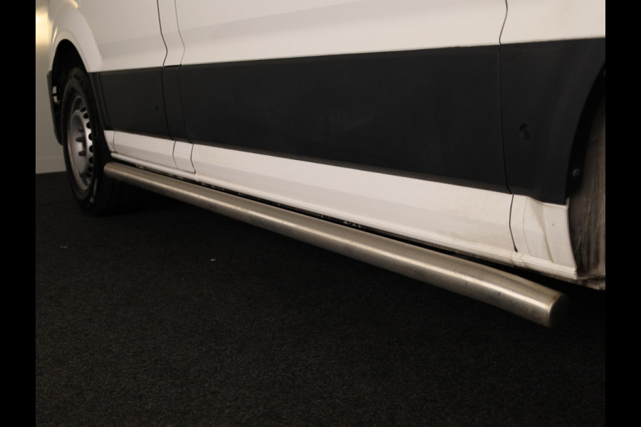 Volkswagen Crafter 35 2.0 TDI L3H3 Highline EURO VI 140 pk Automaat | Verlengde garantie | Navigatie | Parkeersensoren | Achteruitrijcamera | Cruise control |