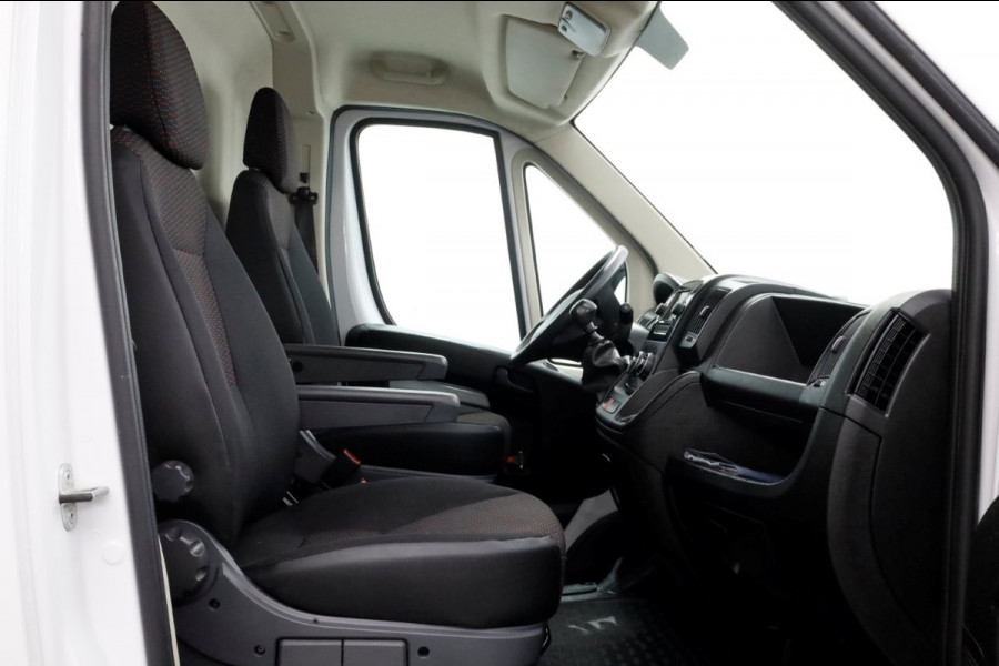 Peugeot Boxer 335 2.2 BlueHDi 140pk L2H1 Premium Airco/Navi/2x Schuifdeur K8 04-2021