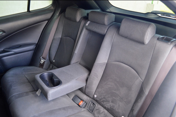 Lexus UX 250h
