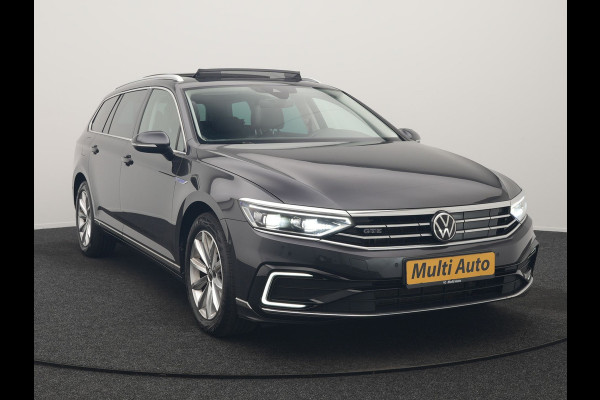 Volkswagen Passat 1.4 TSI GTE Business PHEV 218pk Dealer O.H. | Trekhaak Af Fabriek | Panodak | Adaptive Cruise | Camera | IQ Light | Alcantara Sportstoelen Massage & Verwarmd | Stuur Verwarmd | Keyless | Blis | Sfeerverlichting | Apple Carplay | DAB | Plug In Hybrid |