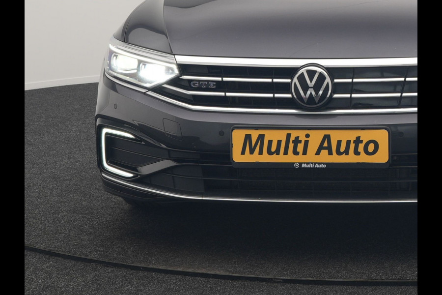 Volkswagen Passat 1.4 TSI GTE Business PHEV 218pk Dealer O.H. | Trekhaak Af Fabriek | Panodak | Adaptive Cruise | Camera | IQ Light | Alcantara Sportstoelen Massage & Verwarmd | Stuur Verwarmd | Keyless | Blis | Sfeerverlichting | Apple Carplay | DAB | Plug In Hybrid |