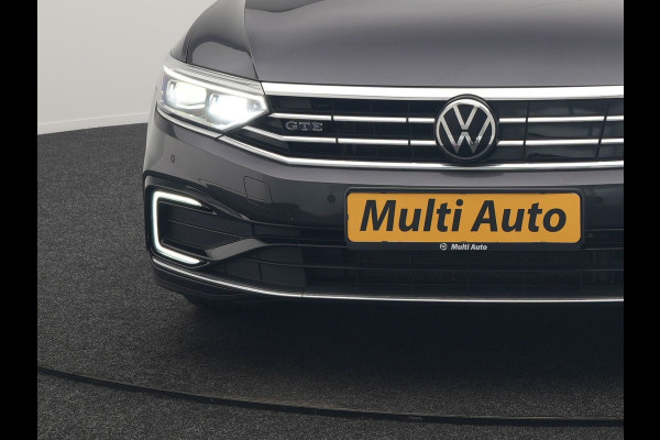 Volkswagen Passat 1.4 TSI GTE Business PHEV 218pk Dealer O.H. | Trekhaak Af Fabriek | Panodak | Adaptive Cruise | Camera | IQ Light | Alcantara Sportstoelen Massage & Verwarmd | Stuur Verwarmd | Keyless | Blis | Sfeerverlichting | Apple Carplay | DAB | Plug In Hybrid |