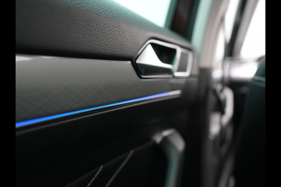 Volkswagen Passat 1.4 TSI GTE Business PHEV 218pk Dealer O.H. | Trekhaak Af Fabriek | Panodak | Adaptive Cruise | Camera | IQ Light | Alcantara Sportstoelen Massage & Verwarmd | Stuur Verwarmd | Keyless | Blis | Sfeerverlichting | Apple Carplay | DAB | Plug In Hybrid |