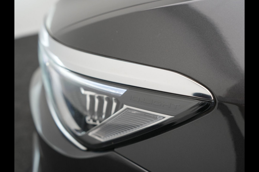 Volkswagen Passat 1.4 TSI GTE Business PHEV 218pk Dealer O.H. | Trekhaak Af Fabriek | Panodak | Adaptive Cruise | Camera | IQ Light | Alcantara Sportstoelen Massage & Verwarmd | Stuur Verwarmd | Keyless | Blis | Sfeerverlichting | Apple Carplay | DAB | Plug In Hybrid |