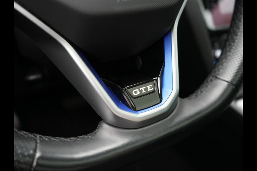 Volkswagen Passat 1.4 TSI GTE Business PHEV 218pk Dealer O.H. | Trekhaak Af Fabriek | Panodak | Adaptive Cruise | Camera | IQ Light | Alcantara Sportstoelen Massage & Verwarmd | Stuur Verwarmd | Keyless | Blis | Sfeerverlichting | Apple Carplay | DAB | Plug In Hybrid |