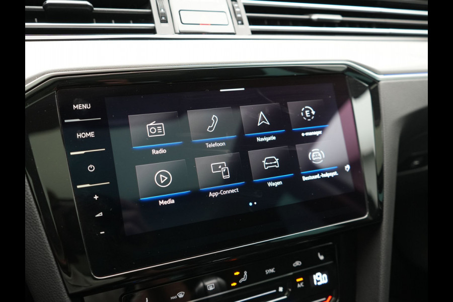 Volkswagen Passat 1.4 TSI GTE Business PHEV 218pk Dealer O.H. | Trekhaak Af Fabriek | Panodak | Adaptive Cruise | Camera | IQ Light | Alcantara Sportstoelen Massage & Verwarmd | Stuur Verwarmd | Keyless | Blis | Sfeerverlichting | Apple Carplay | DAB | Plug In Hybrid |