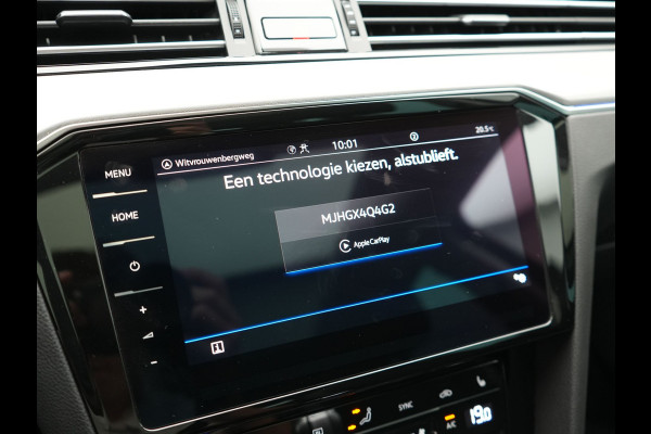 Volkswagen Passat 1.4 TSI GTE Business PHEV 218pk Dealer O.H. | Trekhaak Af Fabriek | Panodak | Adaptive Cruise | Camera | IQ Light | Alcantara Sportstoelen Massage & Verwarmd | Stuur Verwarmd | Keyless | Blis | Sfeerverlichting | Apple Carplay | DAB | Plug In Hybrid |