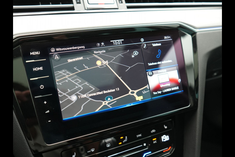 Volkswagen Passat 1.4 TSI GTE Business PHEV 218pk Dealer O.H. | Trekhaak Af Fabriek | Panodak | Adaptive Cruise | Camera | IQ Light | Alcantara Sportstoelen Massage & Verwarmd | Stuur Verwarmd | Keyless | Blis | Sfeerverlichting | Apple Carplay | DAB | Plug In Hybrid |