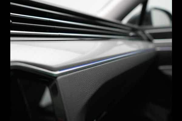 Volkswagen Passat 1.4 TSI GTE Business PHEV 218pk Dealer O.H. | Trekhaak Af Fabriek | Panodak | Adaptive Cruise | Camera | IQ Light | Alcantara Sportstoelen Massage & Verwarmd | Stuur Verwarmd | Keyless | Blis | Sfeerverlichting | Apple Carplay | DAB | Plug In Hybrid |