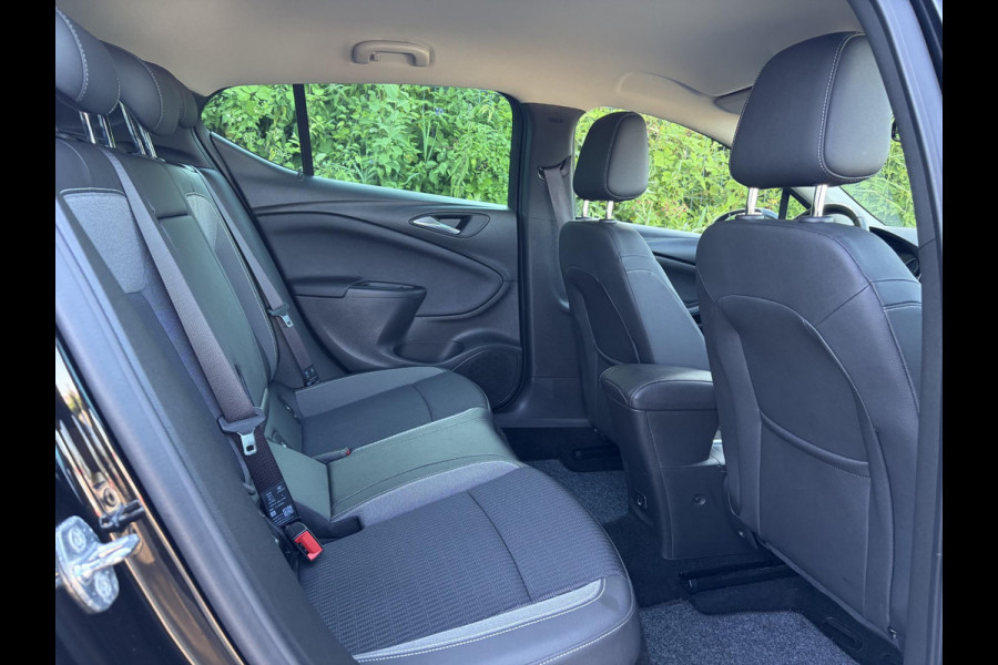 Opel Astra 1.2 Launch Elegance 2e Eigenaar,Camera,Stoelverw-Stuurverw,110pk,Navi,Carplay,Halfleder,Elekt.Stoel,6 Bak,Clima,Cruise,Lm velgen,Pdc V+A,N.A.P,Net beurt gehad,Apk tot 09-2028