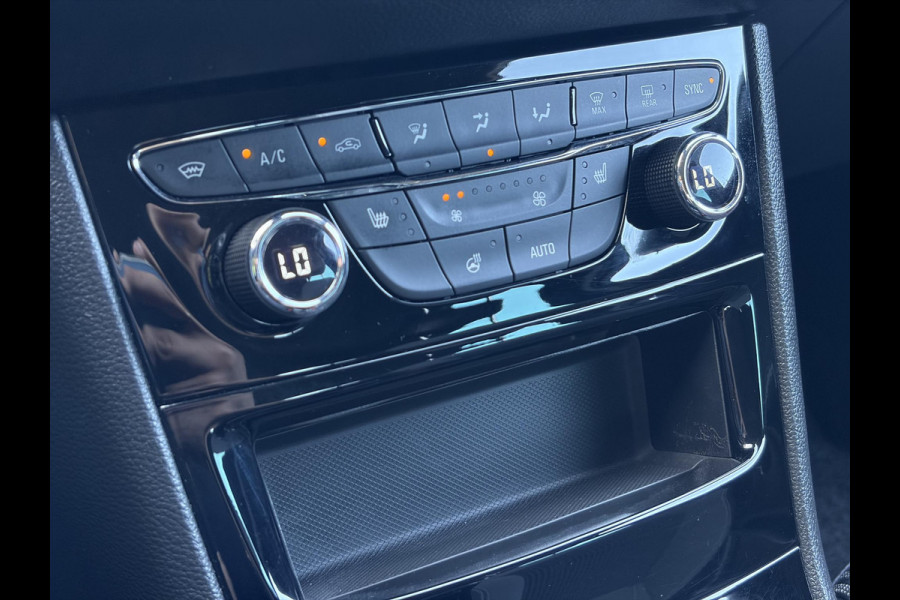 Opel Astra 1.2 Launch Elegance 2e Eigenaar,Camera,Stoelverw-Stuurverw,110pk,Navi,Carplay,Halfleder,Elekt.Stoel,6 Bak,Clima,Cruise,Lm velgen,Pdc V+A,N.A.P,Net beurt gehad,Apk tot 09-2028