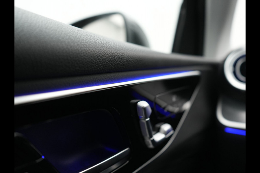 Mercedes-Benz GLC 300e 4MATIC Avantgarde PHEV 313pk Dealer O.H. | Camera | Lederen Sportstoelen Memory & Verwarmd | Sfeerverlichting | Apple Carplay | Blis | Navigatie | DAB | Cruise Control | 18"L.M |
