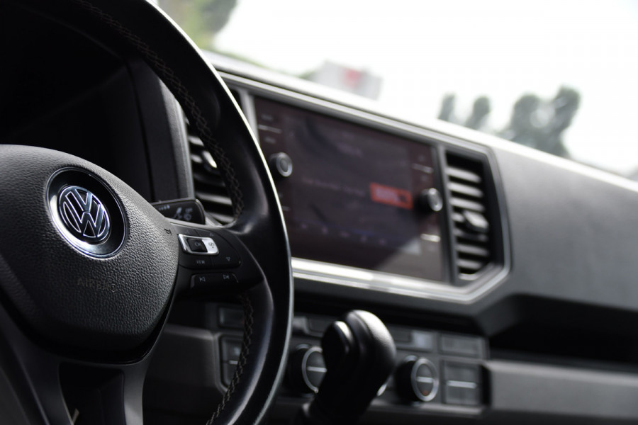 Volkswagen Crafter 35 2.0 TDI L3H3 PB Edition Camera, Adaptieve Cruise, Carplay, LED, Clima, 177pk, Automaat, Voorruit verwarming, Massage stoel, Uniek!