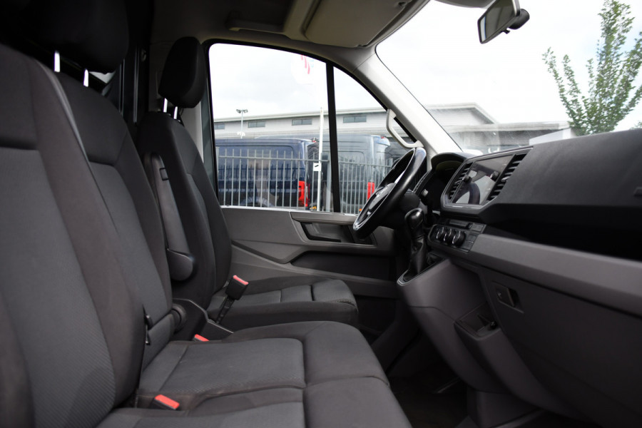 Volkswagen Crafter 35 2.0 TDI L3H3 PB Edition Camera, Adaptieve Cruise, Carplay, LED, Clima, 177pk, Automaat, Voorruit verwarming, Massage stoel, Uniek!