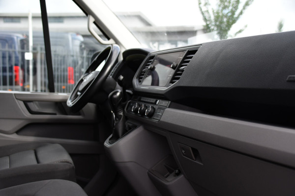 Volkswagen Crafter 35 2.0 TDI L3H3 PB Edition Camera, Adaptieve Cruise, Carplay, LED, Clima, 177pk, Automaat, Voorruit verwarming, Massage stoel, Uniek!