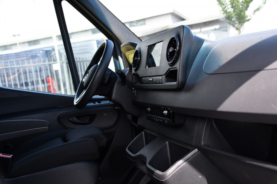 Mercedes-Benz Sprinter 317 1.9 CDI L2H2 RWD PB Edition Camera, Cruise, Carplay, 170pk, Standkachel, Stoelverwarming, Geveerde stoel, Sensoren, Uniek!