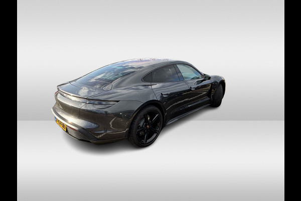 Porsche Taycan 4S Performance 84 kWh / Panoramadak / 360Camera / Passenger Display / Luchtvering / 21'' / Sportchrono / Bose / Stoelverwarming / Dodehoek / DAB / ACC / Warmtepomp