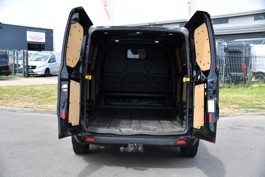 Ford Transit Custom 300 2.0 TDCI L2H1 Black Edition MARGE, Cruise, Carplay, LED, Sensoren, 130pk, Automaat, Multimedia, Sensoren, Uniek!