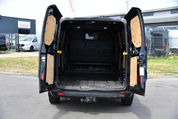 Ford Transit Custom 300 2.0 TDCI L2H1 Black Edition MARGE, Cruise, Carplay, LED, Sensoren, 130pk, Automaat, Multimedia, Sensoren, Uniek!