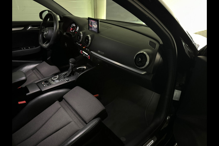 Audi A3 Limousine 1.5 TFSI CoD Sport 2X S Line Origineel NL