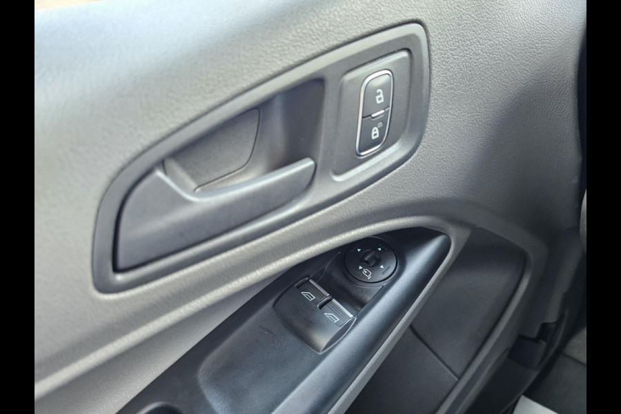 Ford Transit Connect 1.5 EcoBlue L2 Trend 3 zitplaatsen | Navigatie | Achteruitrijcamera | Cruise control | Originele zomerset wordt nog gemonteerd