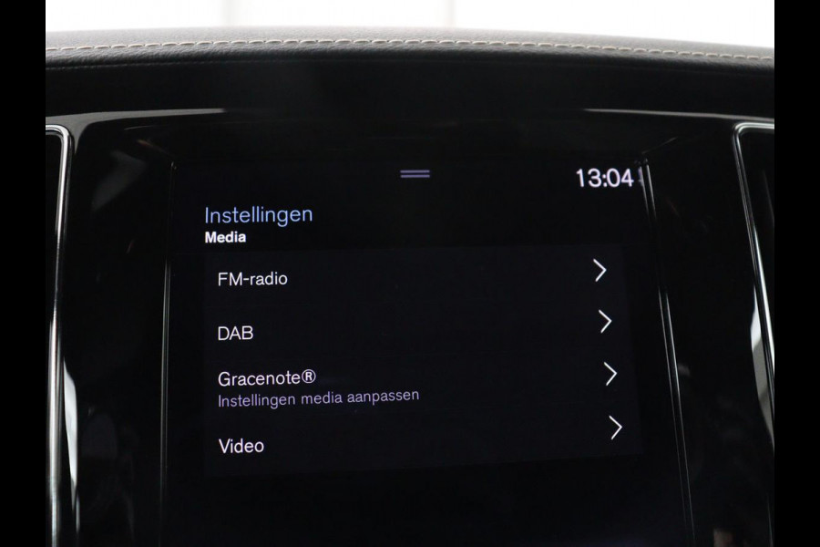 Volvo S60 2.0 Recharge T6 AWD Core | SOH 97,5% | Panoramadak | Stoel & Stuurverwarming | Pilot assist | Adaptive cruise | Navigatie | Bluetooth | Carplay | Climate control | Harman Kardon | DAB+