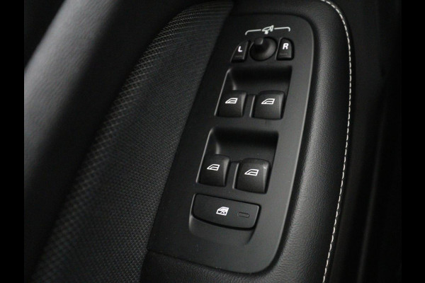 Volvo S60 2.0 Recharge T6 AWD Core | SOH 97,5% | Panoramadak | Stoel & Stuurverwarming | Pilot assist | Adaptive cruise | Navigatie | Bluetooth | Carplay | Climate control | Harman Kardon | DAB+