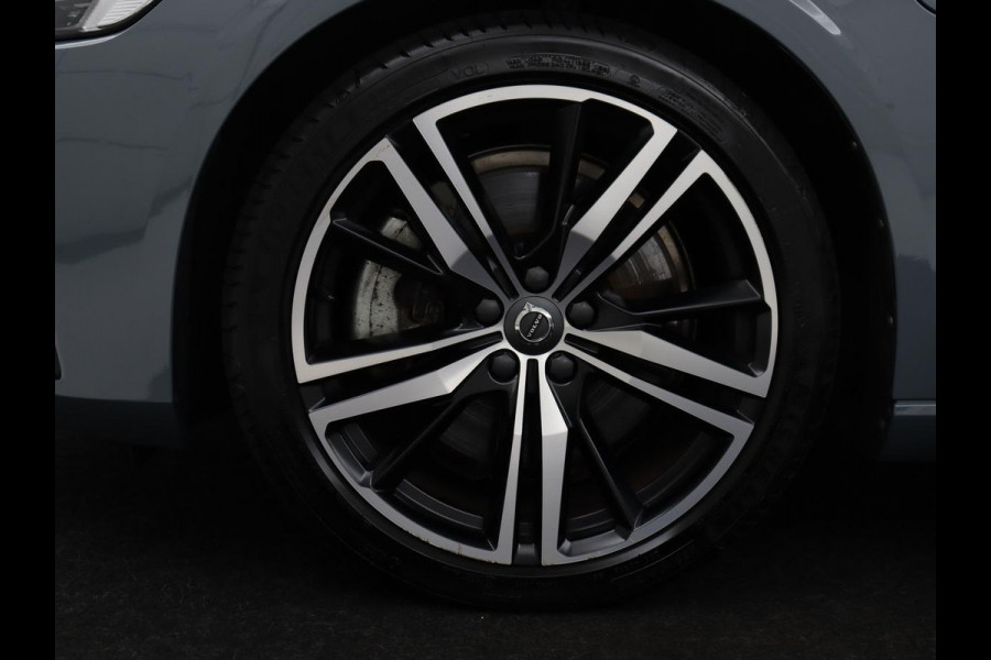Volvo S60 2.0 Recharge T6 AWD Core | SOH 97,5% | Panoramadak | Stoel & Stuurverwarming | Pilot assist | Adaptive cruise | Navigatie | Bluetooth | Carplay | Climate control | Harman Kardon | DAB+