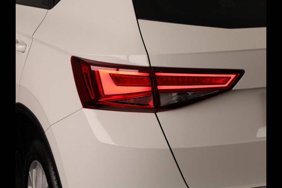 Seat Ateca 1.0 TSI Style Business Intense 81kw / 110pk | Navigatiesysteem 23.4 cm | Achteruitrijcamera | Climat control | Virtual cockpit | Park assist