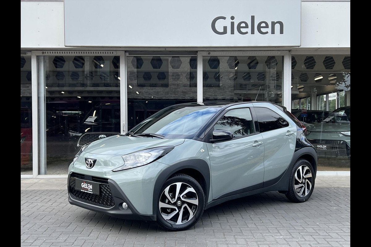 Toyota Aygo X 1.0 VVT-i MT Pulse Bi-tone | Tarragon/Zwart dak, 17 inch, Privacy glass, Apple CarPlay/Android auto, Airconditioning, Parkeercam
