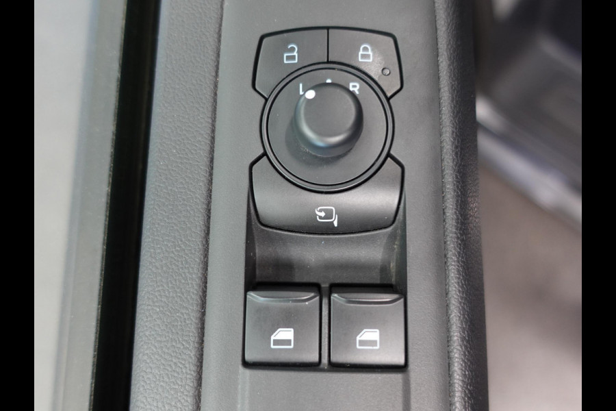 Ford Transit Custom 300 2.0 TDCI L2H1 Trend Nieuw Model Automaat Airco Navigatie Cruise Control Trekhaak