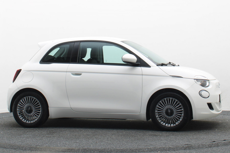Fiat 500 Icon 42 kWh SOH 94,5%, Virtual Cockpit, Apple Carplay, Lane Assist, 16"