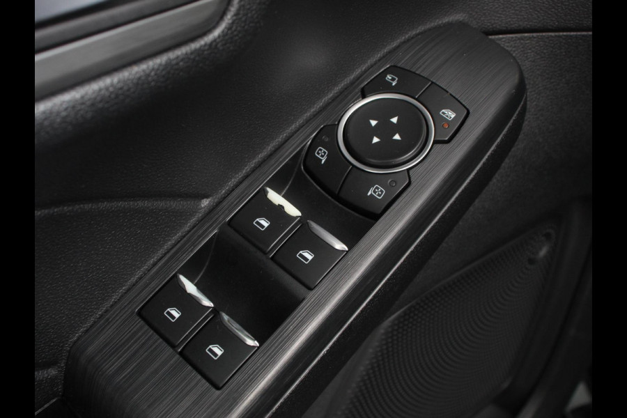 Ford Kuga 2.5 PHEV Vignale Climate control Adaptieve cruise control Led Lichtmetalen velgen Parkeersensoren Camera Stoelverwarming Stuurverwarming Navigatie Apple carplay/ Android Auto Trekhaak